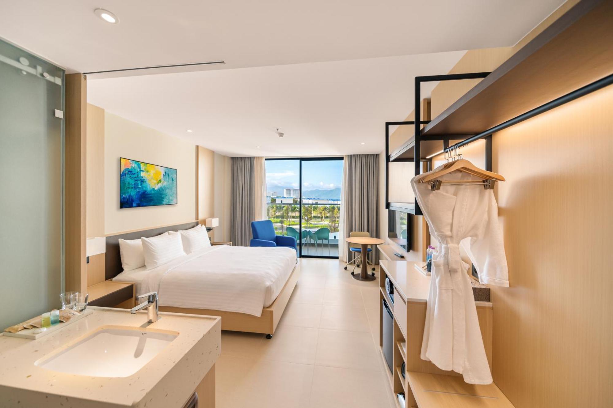 The Empyrean Cam Ranh Beach Resort Εξωτερικό φωτογραφία